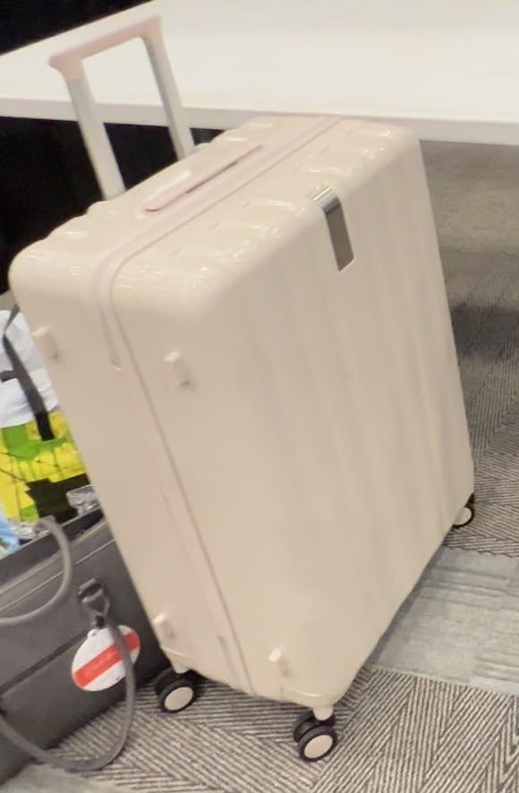 Hanke 29 Inch Expandable Large Checked Luggage with 8 Spinner Wheels customer photo 1