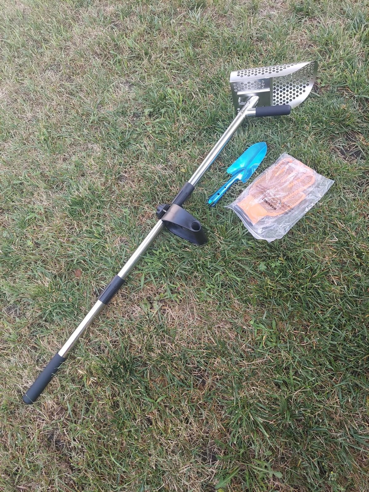 Long Handle Sand Scoop, Stainless Steel Shovel Scoop for Metal Detecting for Adults, Shovel Underwater Treasure Hunting, Adjustable Length, Handheld with Long Steel Handle Pole Design, 45 Inches customer photo 2