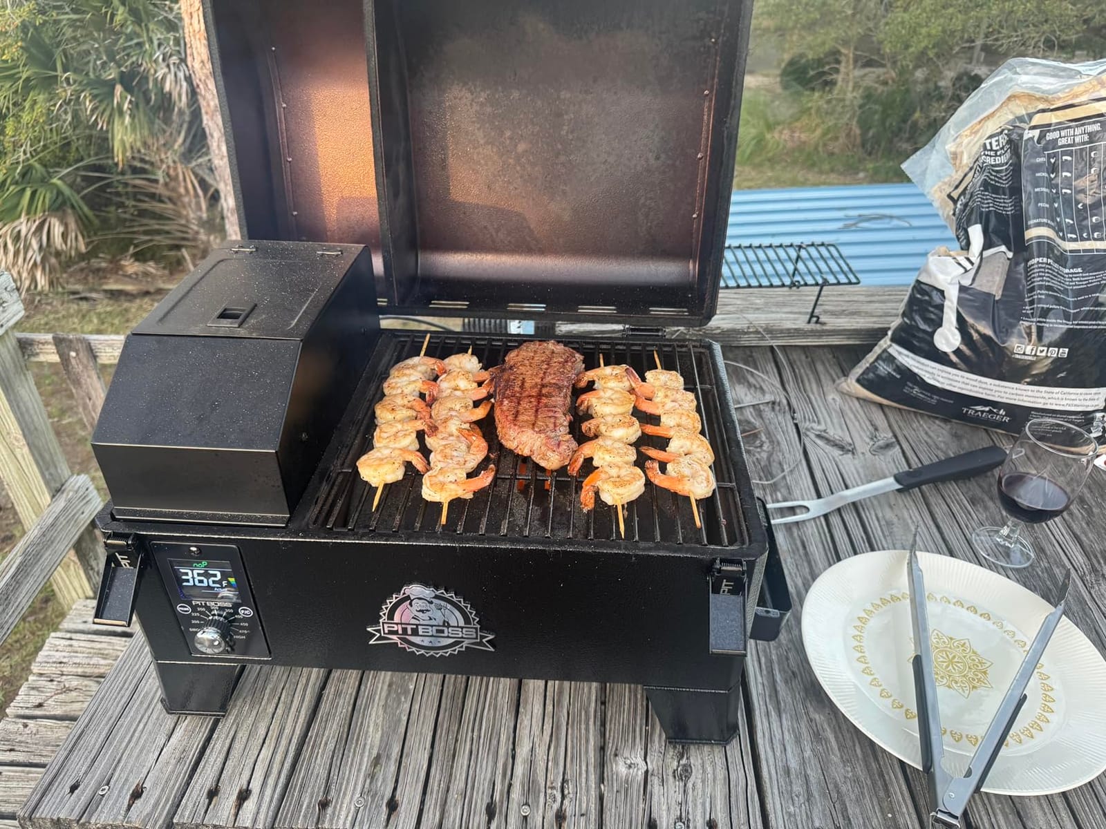 Pit Boss 150 Wood Pellet Grill & Smoker with Flame Broiler 256-Sq. In. Cooking Space, 180°F to 500°F Temperature Range, 7 lb. Pellet Hopper, for Tailgating, Camping, or Travel, Black customer photo 2
