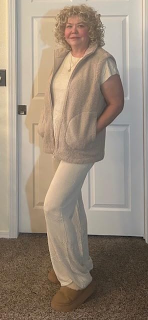 YUCOLEN Sherpa Vest for Women Sleeveless Fleece Fuzzy Zip Up Jackets Winter customer photo 2