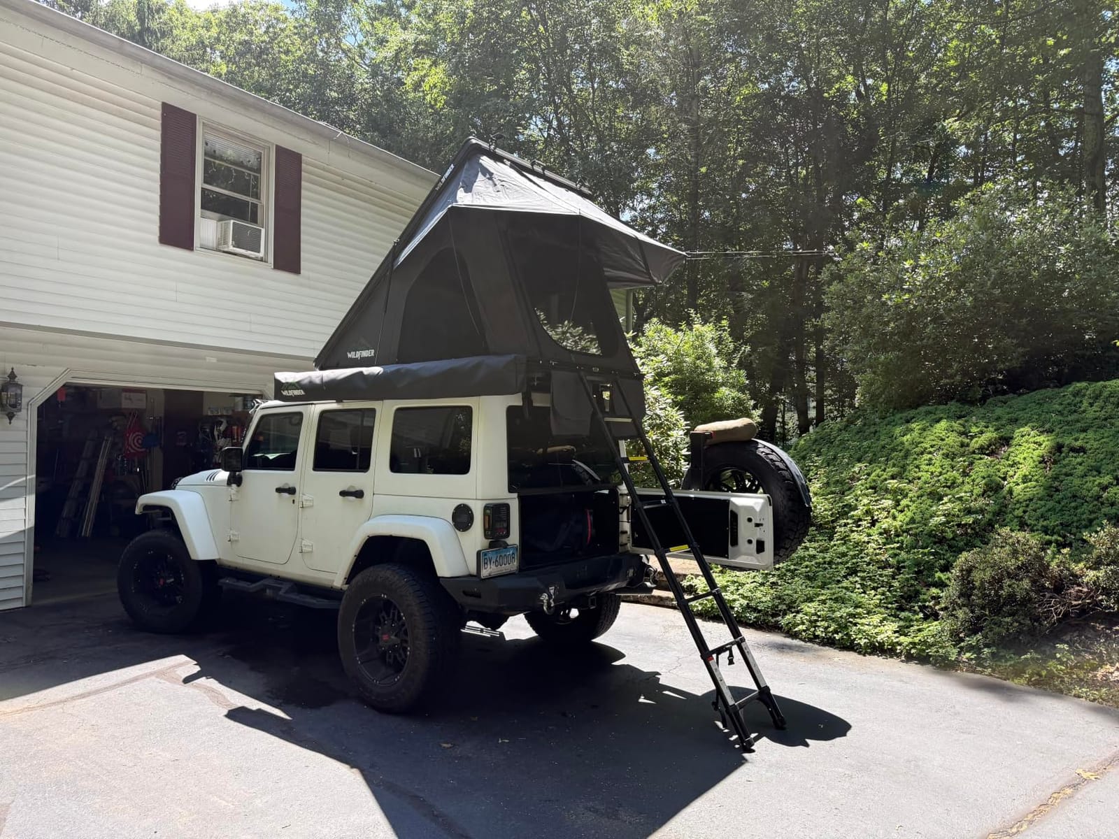 WildFinder Rooftop Tent, Hard Shell Roof Top Tent for Jeep SUV Truck Van | Aluminum Pop Up Roof Tent with LED Light Strip, Camping Car Roof Tent for 2-3 Person, Hardshell Rooftop Tent customer photo 1