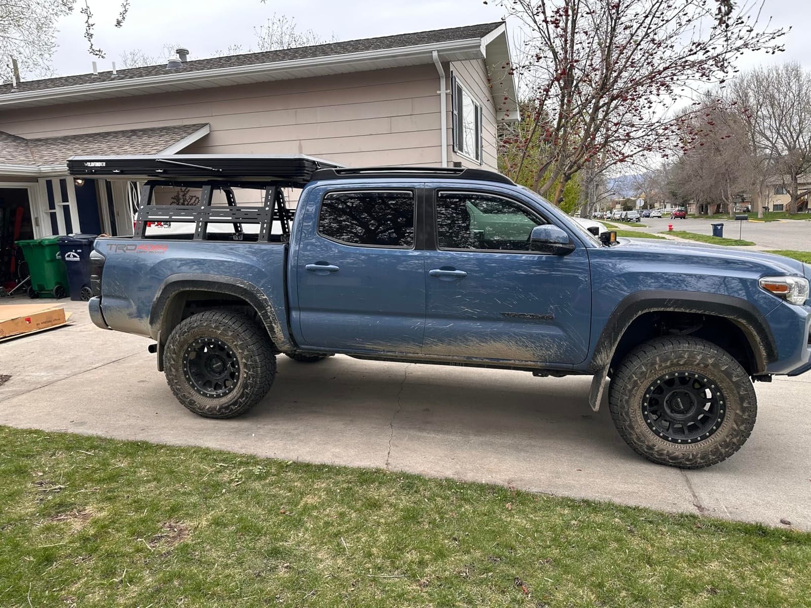 WildFinder Rooftop Tent, Hard Shell Roof Top Tent for Jeep SUV Truck Van | Aluminum Pop Up Roof Tent with LED Light Strip, Camping Car Roof Tent for 2-3 Person, Hardshell Rooftop Tent customer photo 2