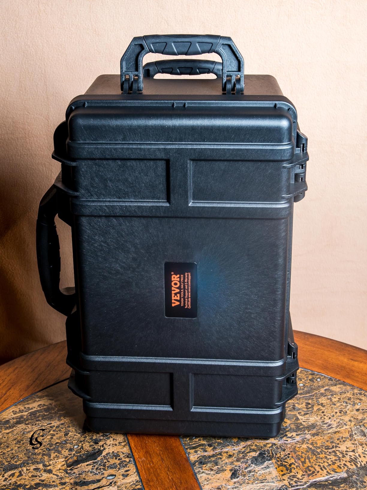 VEVOR Weatherproof Hard Case, Heavy Duty Protective Dry Box with Pre-cut Foam, Retractable Pull Handles for Travel, Hunting, Military, Tactical, IP67 Waterproof Case for Cameras(14.96x11.81x5.51) customer photo 2
