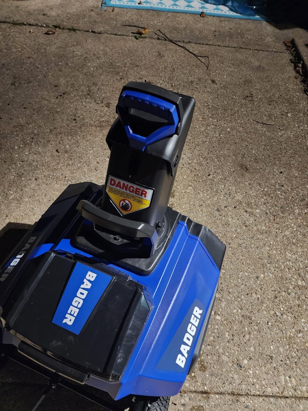 Wild Badger Power 40V Cordless Electric Snow Shovel, 12-Inch Brushless customer photo 1