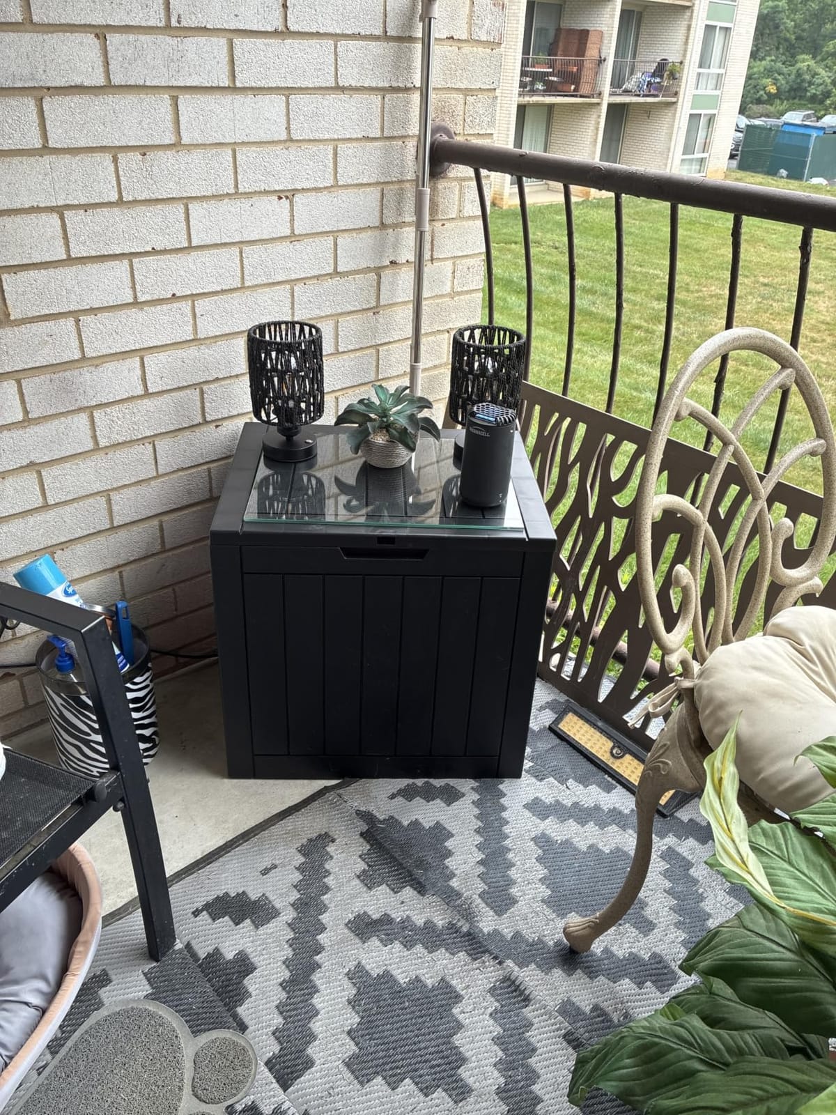 35 Gallon Outdoor Deck Box Lockable Waterproof Storage Black | Heavy-duty resin container for indoor and outside use customer photo 1