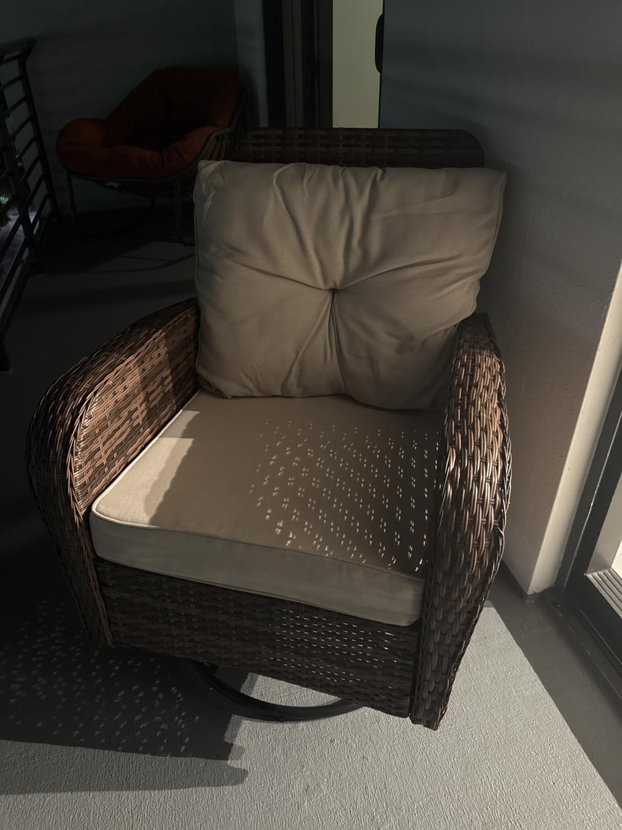 wildformers Luxury Outdoor Swivel Wicker Glider Patio Chairs with Table Set customer photo 2