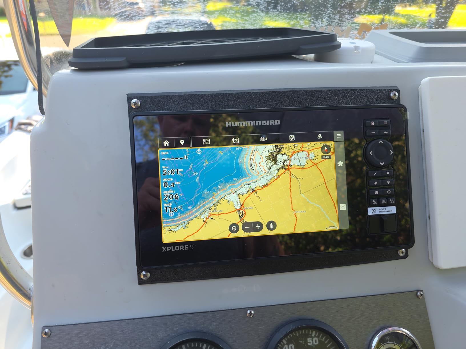 Humminbird XPLORE Series GPS Fish Finder MEGA Side Imaging+ & HD Touchscreen Display customer photo 2