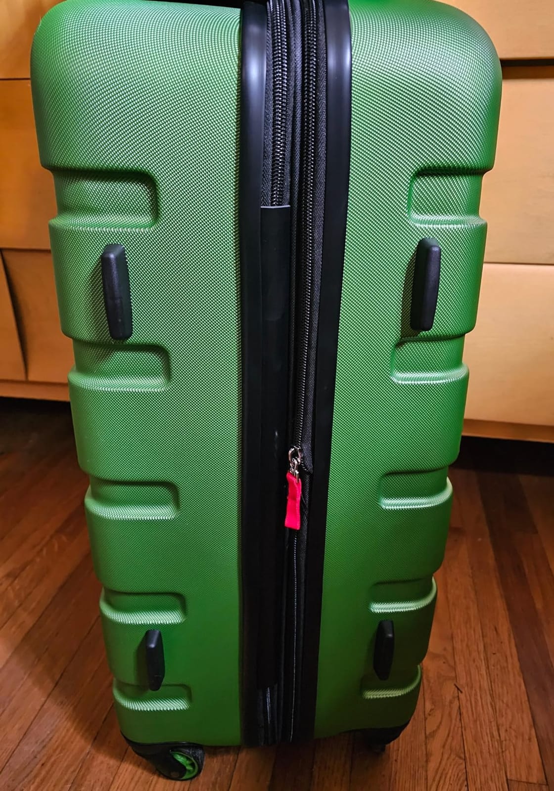SwissGear 7366 Signature Hardside Expandable Luggage with Spinner Wheels, TSA Lock, Cup-Holder, Grey, 2-Piece Set (19/27) customer photo 1