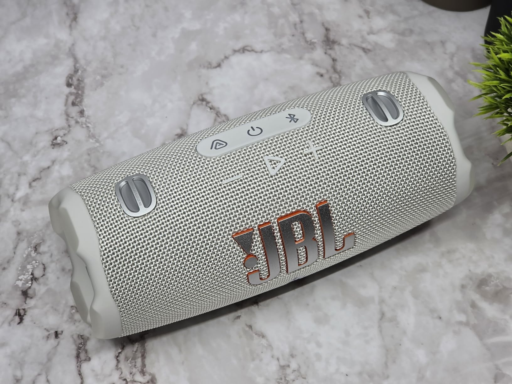 JBL Charge 6 Portable Bluetooth Speaker, Waterproof, Drop-Proof - Black customer photo 1