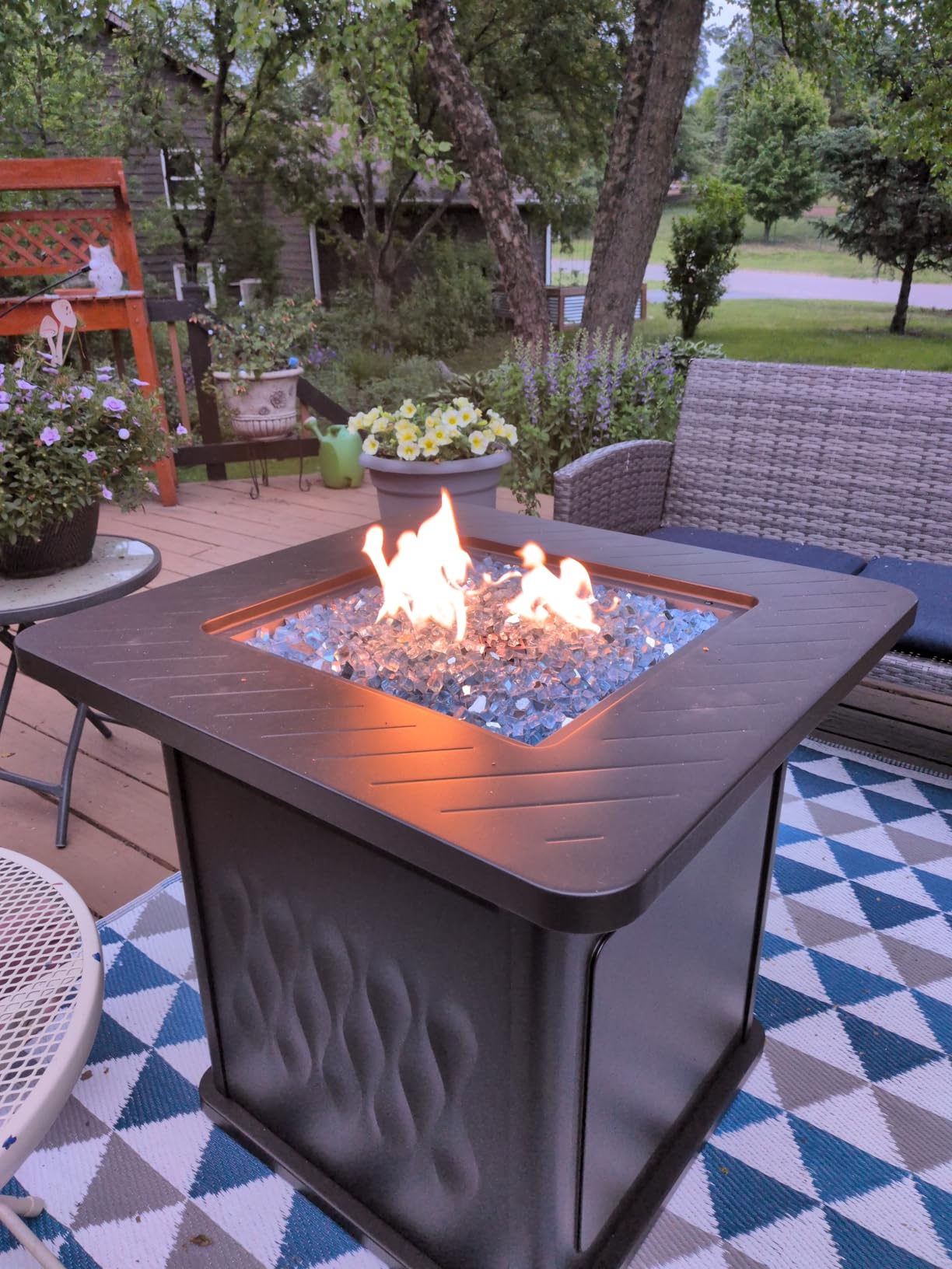 East Oak 28” Outdoor Propane Fire Pit Table | 52,000 BTU Gas Fire Pit for 2-4 People with Space-Saving Hock Lid, Mesh Pocket & Lava Rocks | CSA Certified Safe for Patio, Deck, Backyard, Brown customer photo 1