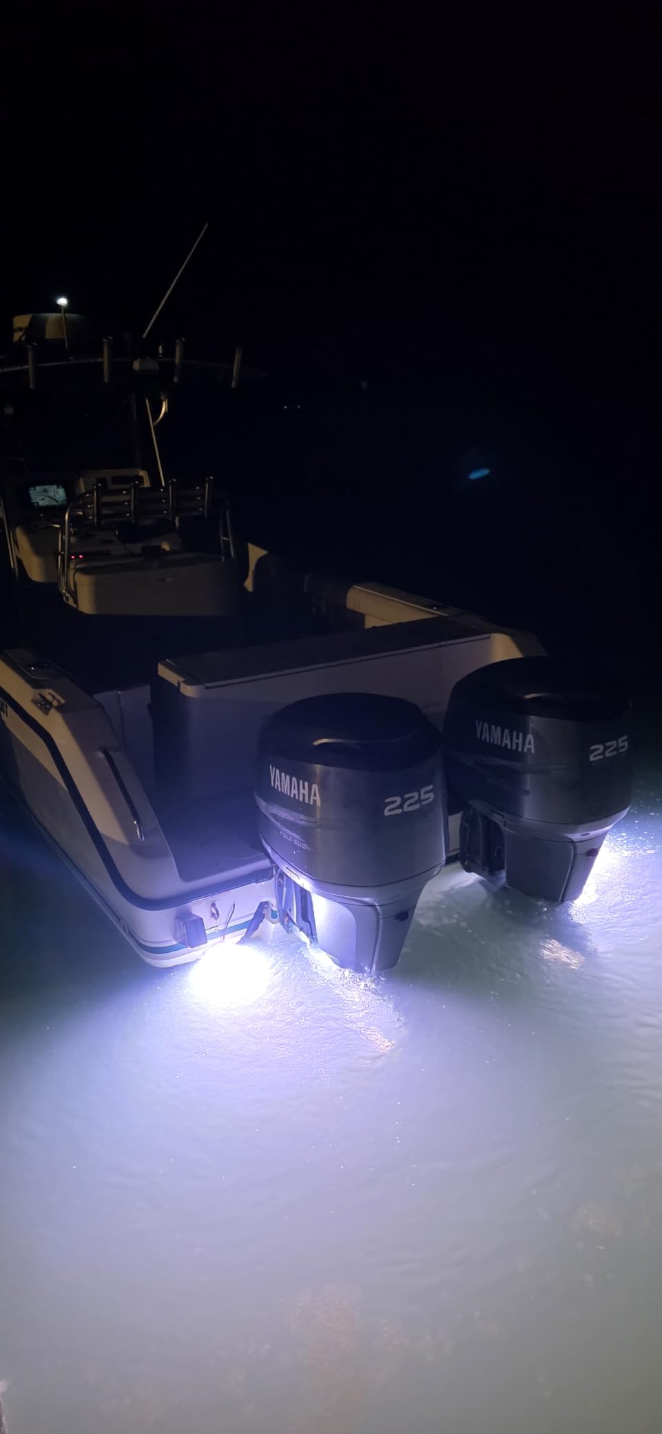 HUSUKU GT12 12000LM Underwater Boat Dock Lights RGB Marine Color Light Kit | 5IN 60LED 12V 120W IP68, All-Metal Body, Wireless Grouping & Control Auto-Sync, High-Powered for Yacht Boats Docking Transom customer photo 2