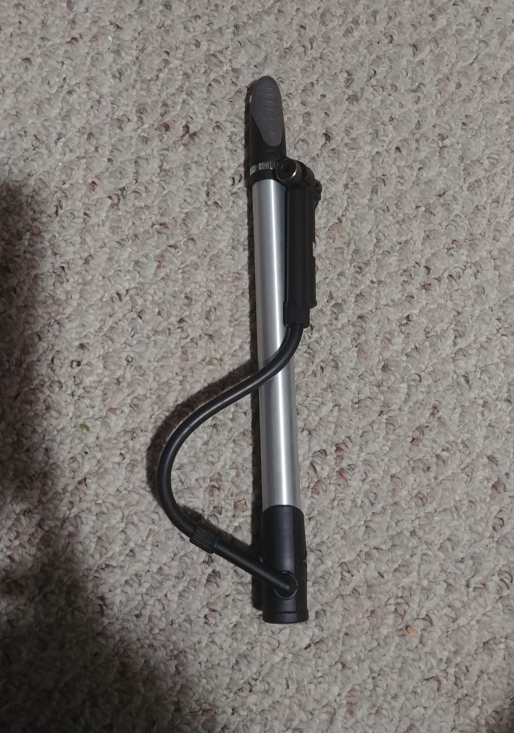 Topeak Road Morph Bike Pump – Portable Mini Floor Pump with Gauge, Fits Presta, Schrader & Dunlop Valves, 140 PSI Max, Aluminum Barrel, Fold-Out Foot Pad, Flexible Hose & Mount Bracket, Lightweight customer photo 1