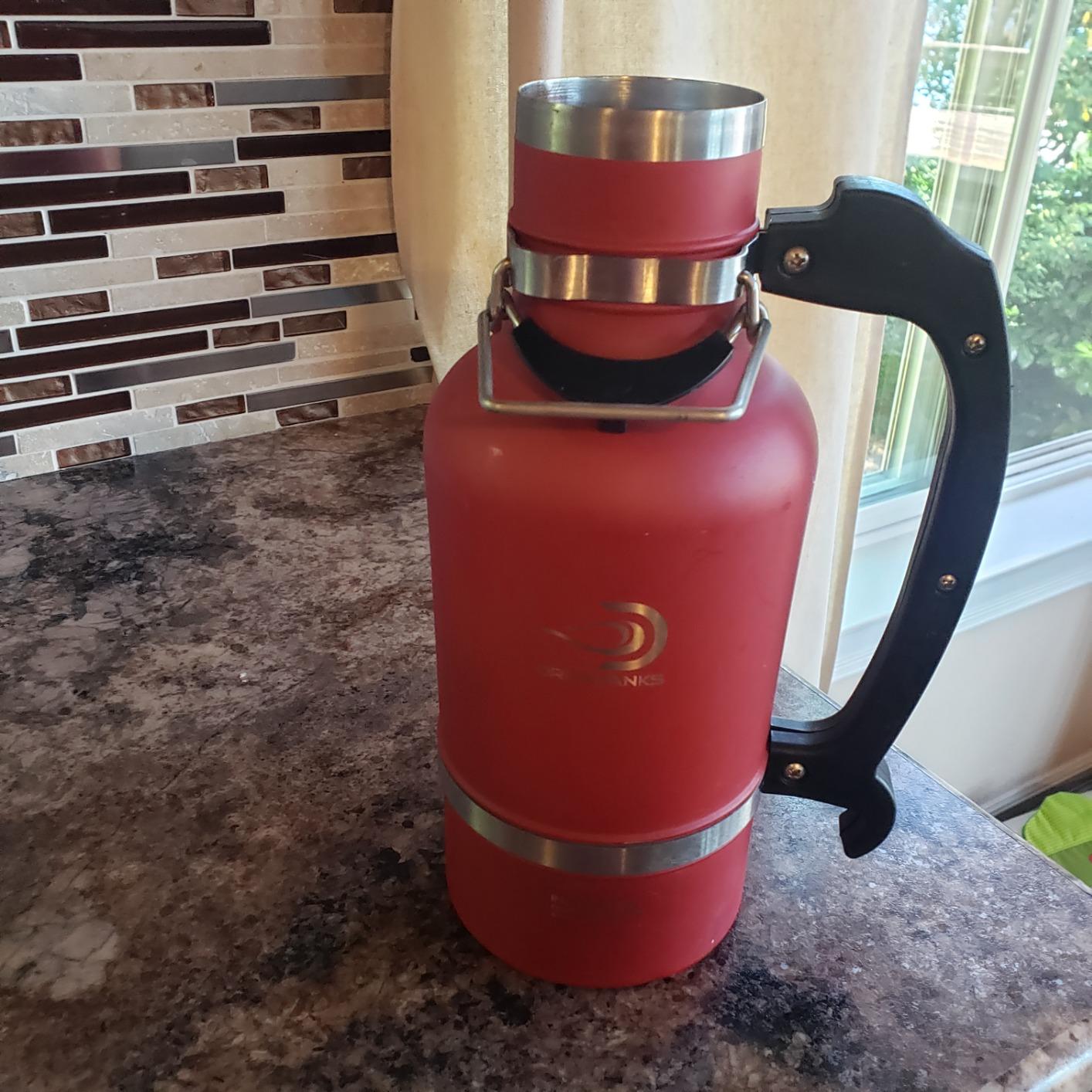 DrinkTanks Craft Growler – 64 oz Vacuum Insulated Stainless Steel Beer Growler with Handle, Leakproof Thermal Beverage Tumbler for Beer, Wine, Coffee, Soda, Kombucha – Reusable & BPA-Free – Glacier customer photo 2