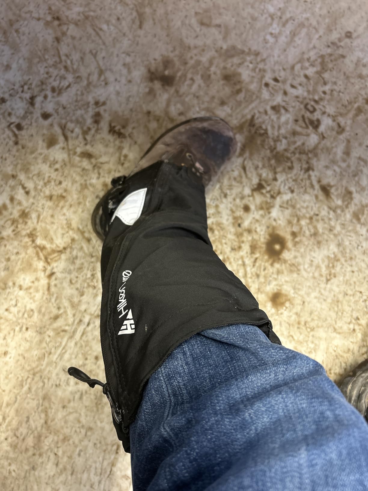 Hikenture Hiking Gaiters with Upgraded Zipper, Gators for Hiking Boots customer photo 2