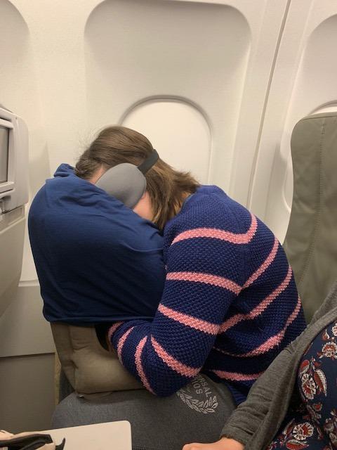 Sunany Travel Pillow, Upgraded Plane Pillow for Long Flights, Inflatable Neck Pillow Used for Airplanes,Cars,Buses,Trains,Office Napping with Eye Mask,Earplugs (Black) customer photo 1