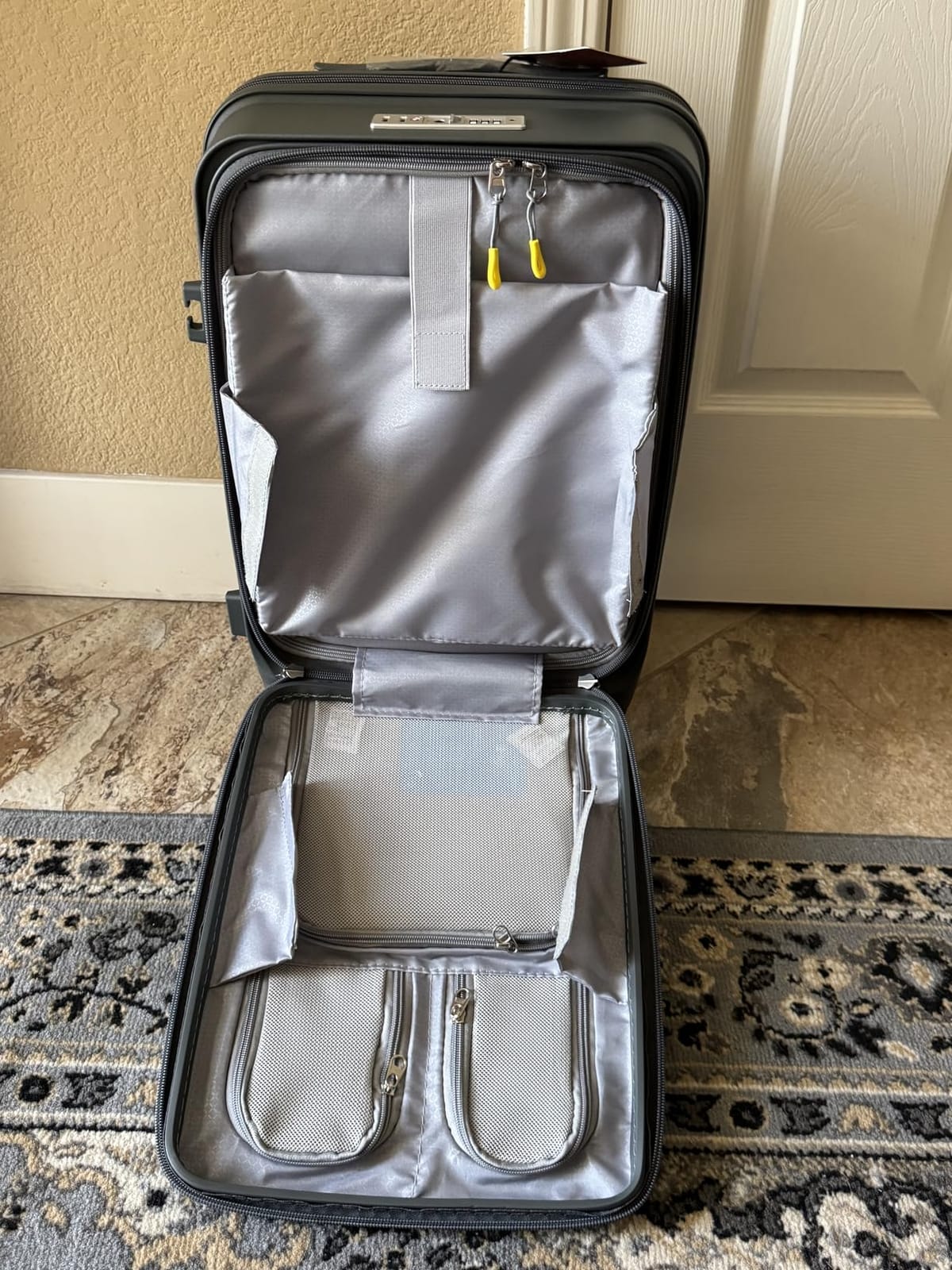 RAINSMORE Expandable Carry on Luggage 20 Inch, Airline Approved Carry on Suitcase with Front Pocket&Laptop Compartment, Hardshell Rolling Travel Luggage with Spinner Wheels,Black customer photo 1