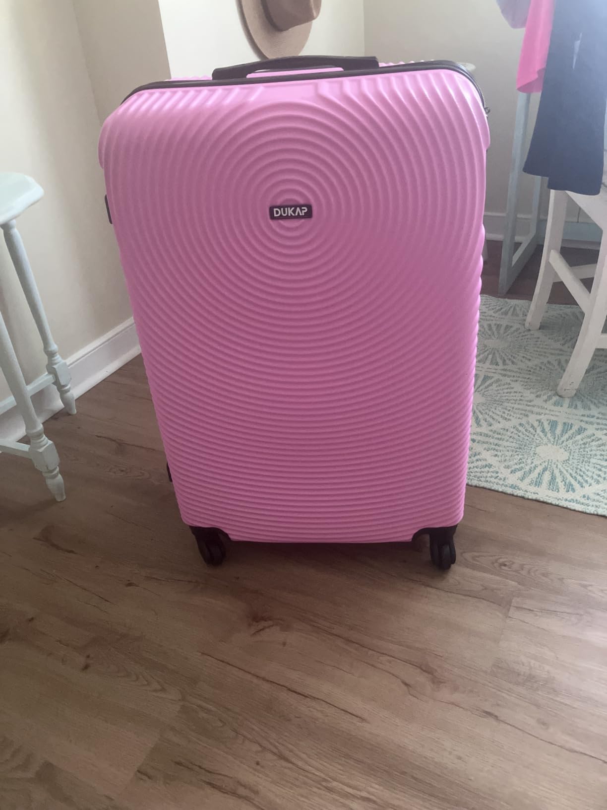 DUKAP INCEPTION Lightweight Hardside Spinner Luggage with Ergonomic Handles, Travel Suitcase with Four Spinner Wheels and Studs, 28-Inch Large Checked Luggage | Black customer photo 1