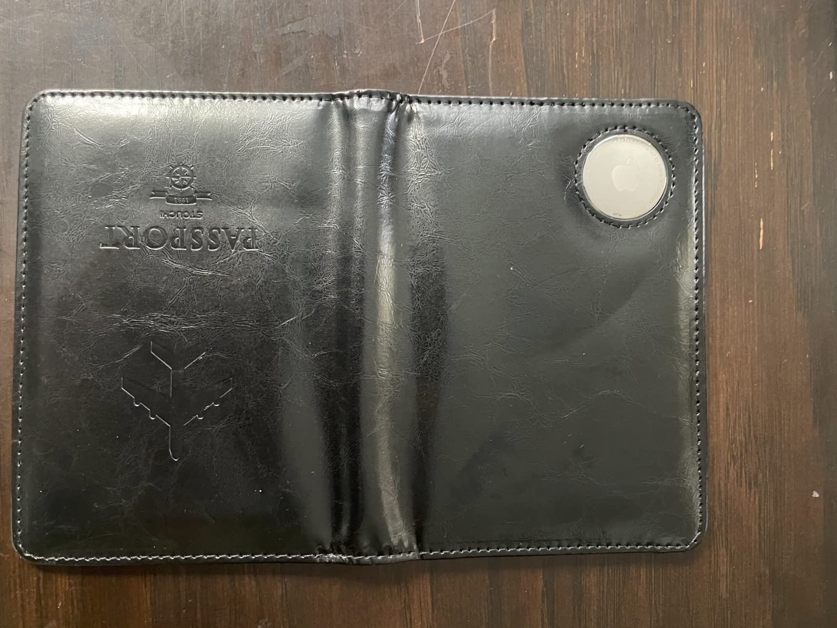 Stouchi AirTag Passport Holder with Pull Strap, RFID Blocking Magnetic Case customer photo 2