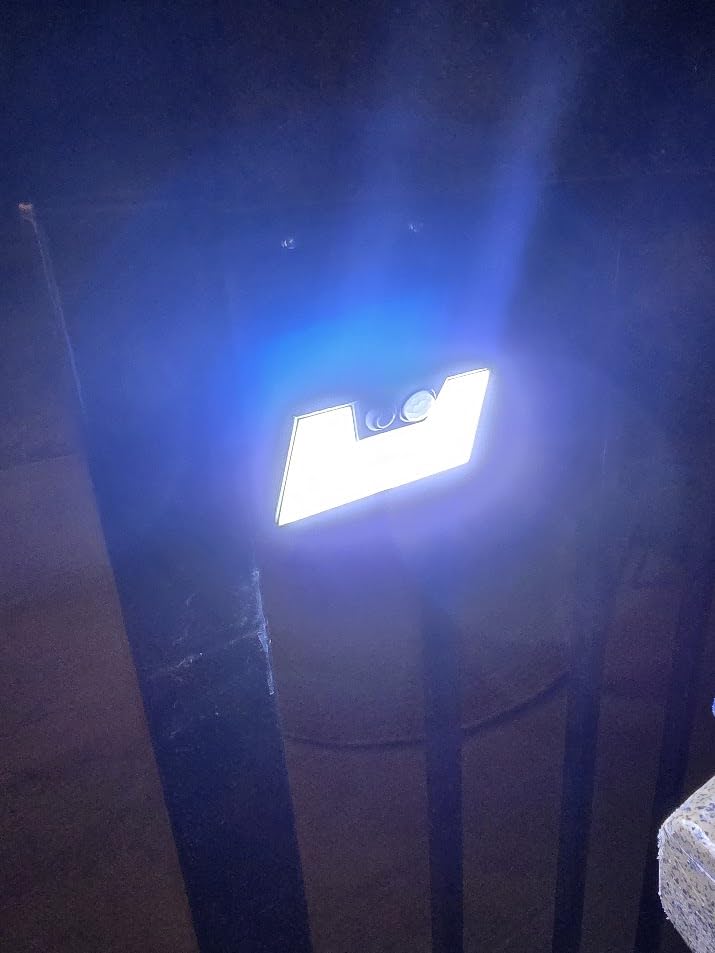 Peasur 176 LED Magnetic Solar Lights Outdoor Waterproof with Motion Sensor customer photo 2