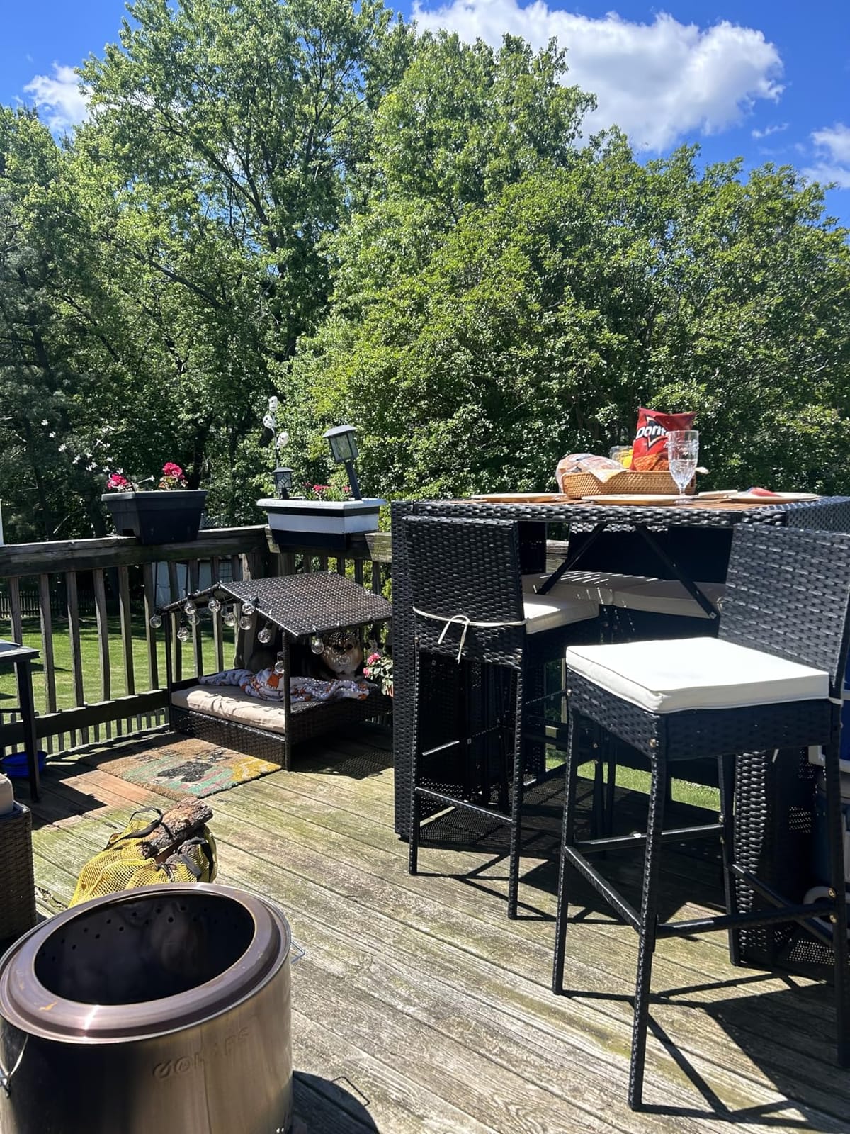 Tangkula 5 Piece Wicker Outdoor Bar Set, Patiojoy Acacia Wood Patio Table and Chairs Set with Bar Height Table & 4 Rattan Bar Stool, Backrest and Footrest for Pool Backyard Deck customer photo 2