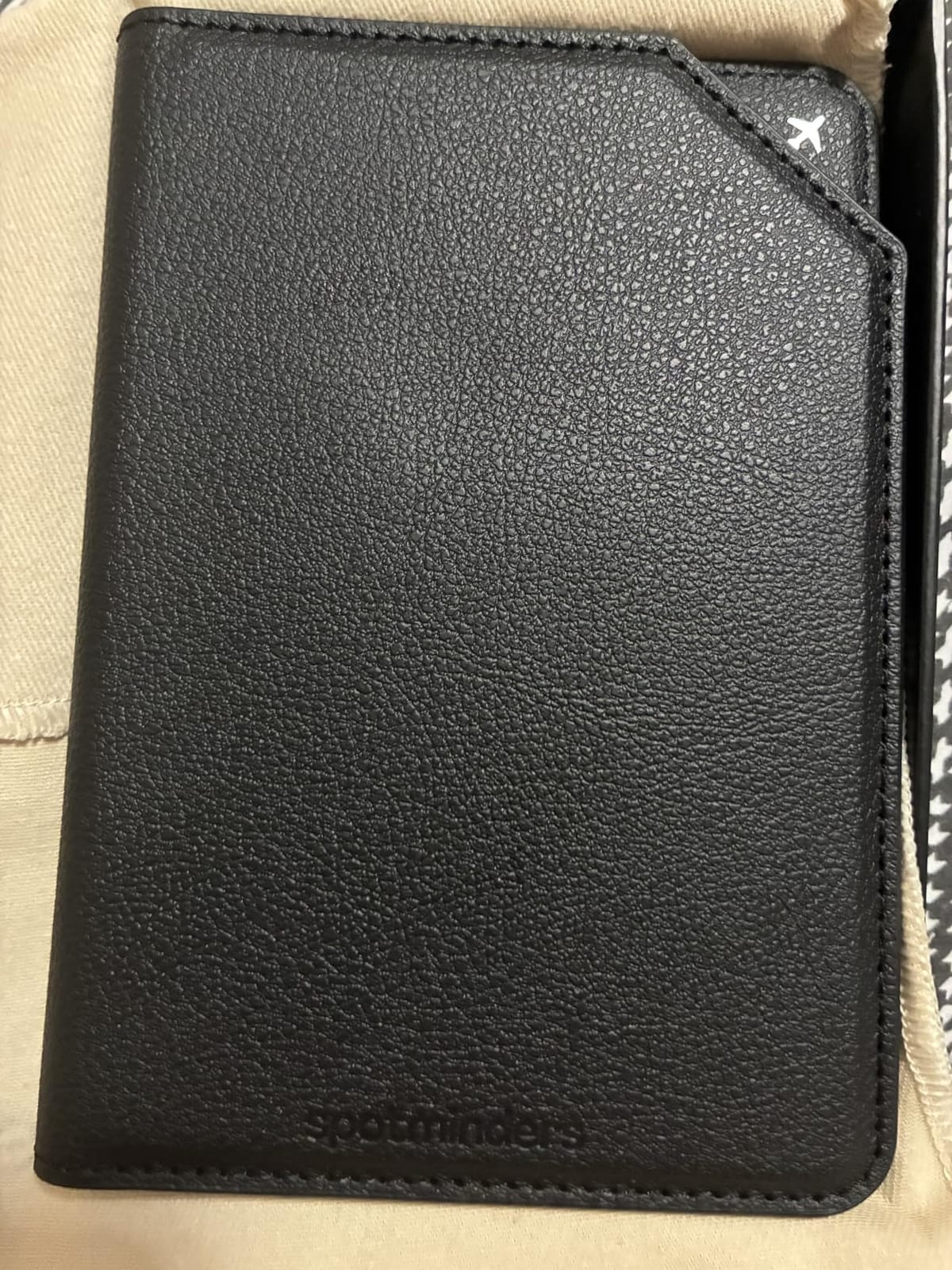Apple MFi Certified Trackable Passport Holder for Travel (iOS Only) Works with Apple Find My, Rechargeable Passport Cover Air 3-Year Battery Life, Black RFID Blocking Travel Wallet Gift customer photo 2