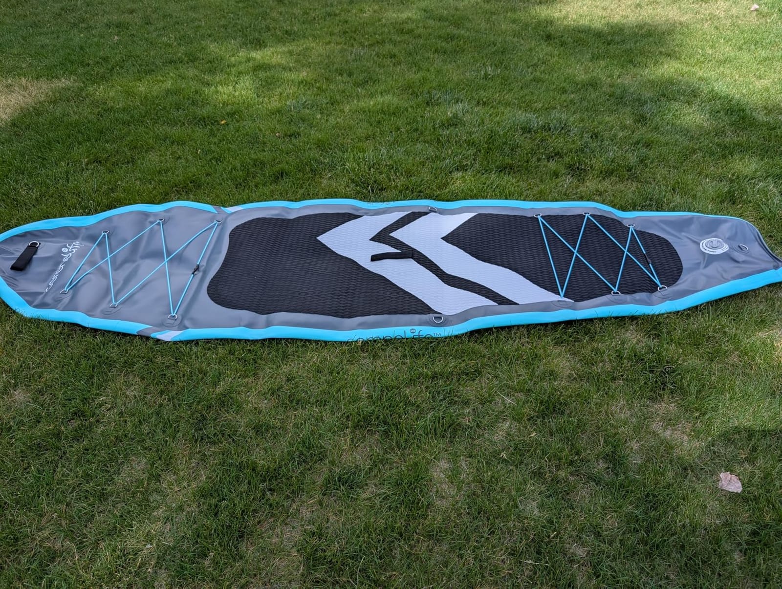 SereneLife 10’6” Inflatable Stand Up Paddle Board with Premium SUP Accessories - 32” Wide Stable Design with Non-Slip EVA Deck Pad, for Youth and Adults, 350 lbs. Capacity customer photo 1