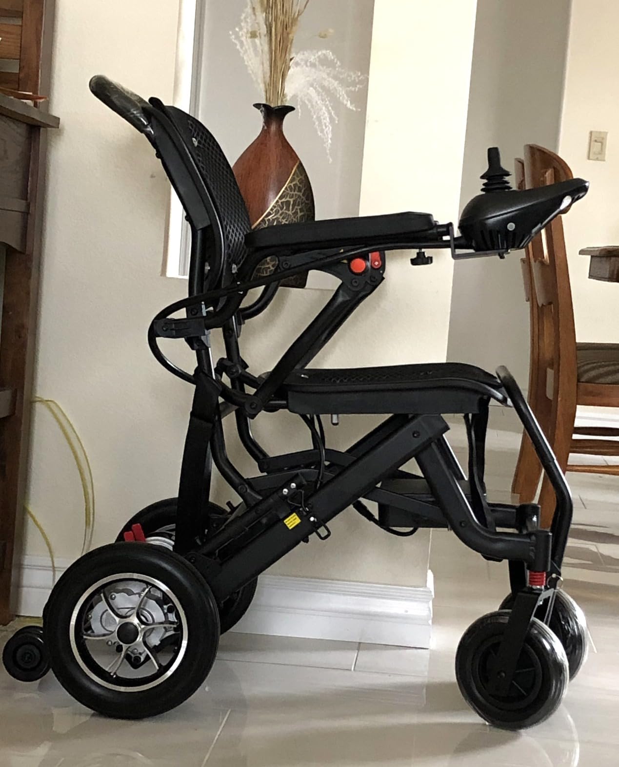 440 lb Capacity Electric Wheelchair, 22 inch Wide Seat 700W Motor All Terrain Wheelchairs, Heavy Duty Wheelchair, 30+Miles Long Range,Dual Battery(12AH+12AH), with Dust Cover and Backpack customer photo 1