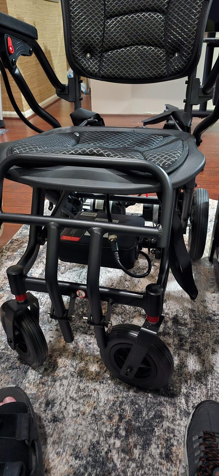 440 lb Capacity Electric Wheelchair, 22 inch Wide Seat 700W Motor All Terrain Wheelchairs, Heavy Duty Wheelchair, 30+Miles Long Range,Dual Battery(12AH+12AH), with Dust Cover and Backpack customer photo 2