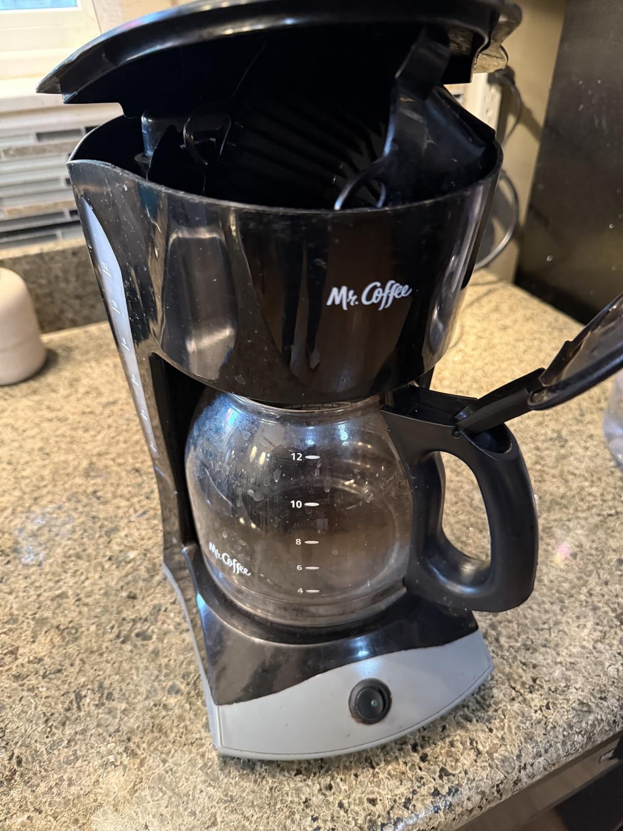 Mr. Coffee Black Coffee Maker, 12 Cups, with Auto Pause and Glass Carafe, Perfect for Home and Office Use customer photo 1