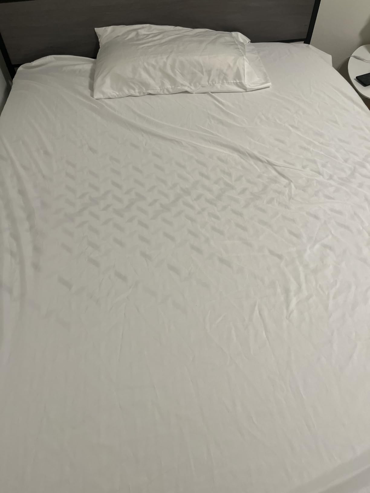 Amazon Basics Lightweight Super Soft Comfortable Breathable Wrinkle Resistant Brushed Microfiber 4-Piece Bed Sheet Set with 14-Inch Deep Pockets, Queen, Dark Gray, Solid customer photo 1