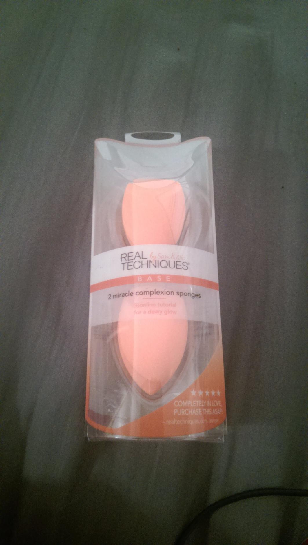 Real Techniques Miracle Complexion Sponge Duo, 2 Count customer photo 1