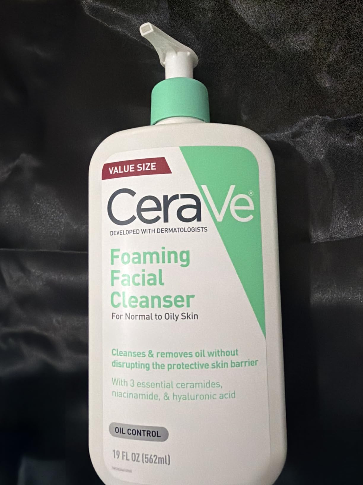 CeraVe Foaming Facial Cleanser, Face Wash for Oily Skin, 16fl oz customer photo 2