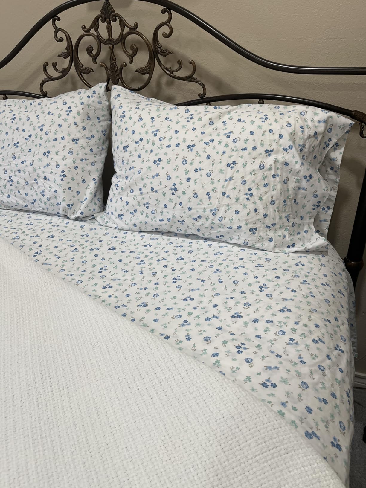 California Design Den Soft 100% Cotton Sateen Queen Bed Sheets Set, White customer photo 2