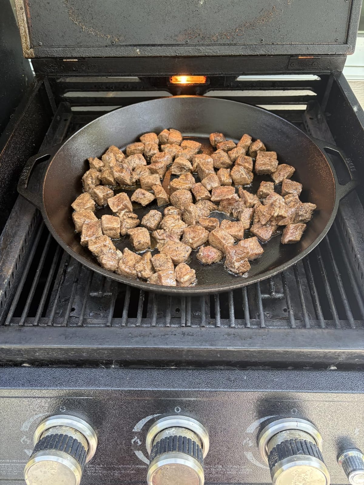 Lodge Pre-Seasoned Cast Iron Dual Handle Pan, PFAS-Free, 12 Inches customer photo 1