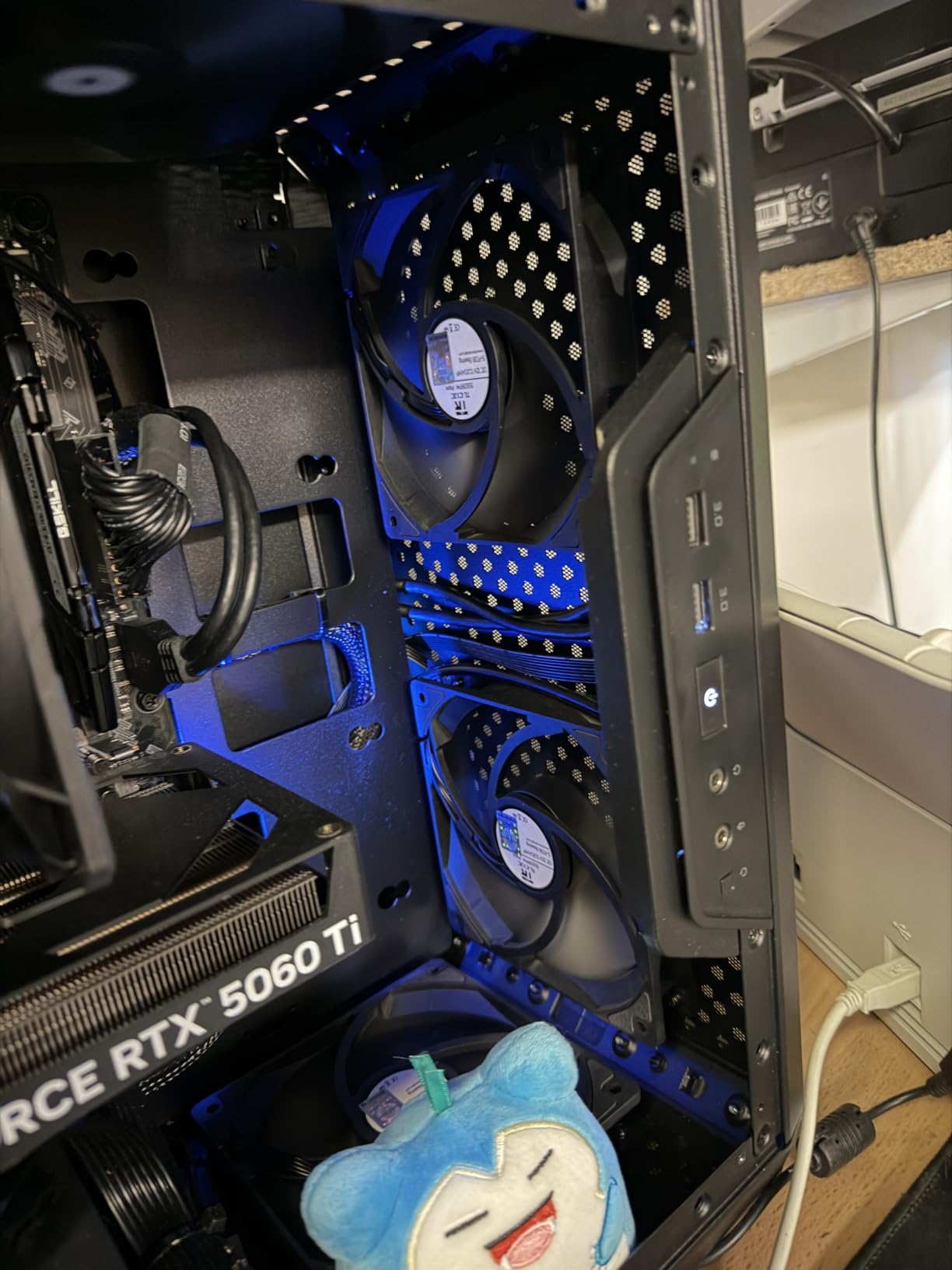 Cooler Master Q300L V1 Micro-ATX PC Case, High Airflow, Transparent Panel customer photo 1