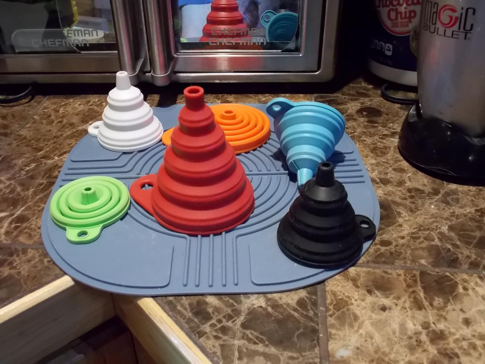 KongNai Kitchen Funnel Set 4 Pack, Small and Large, Kitchen Gadgets Accessories Foldable Silicone Collapsible Funnels for Filling Water Bottle Liquid Transfer Food Grade customer photo 1
