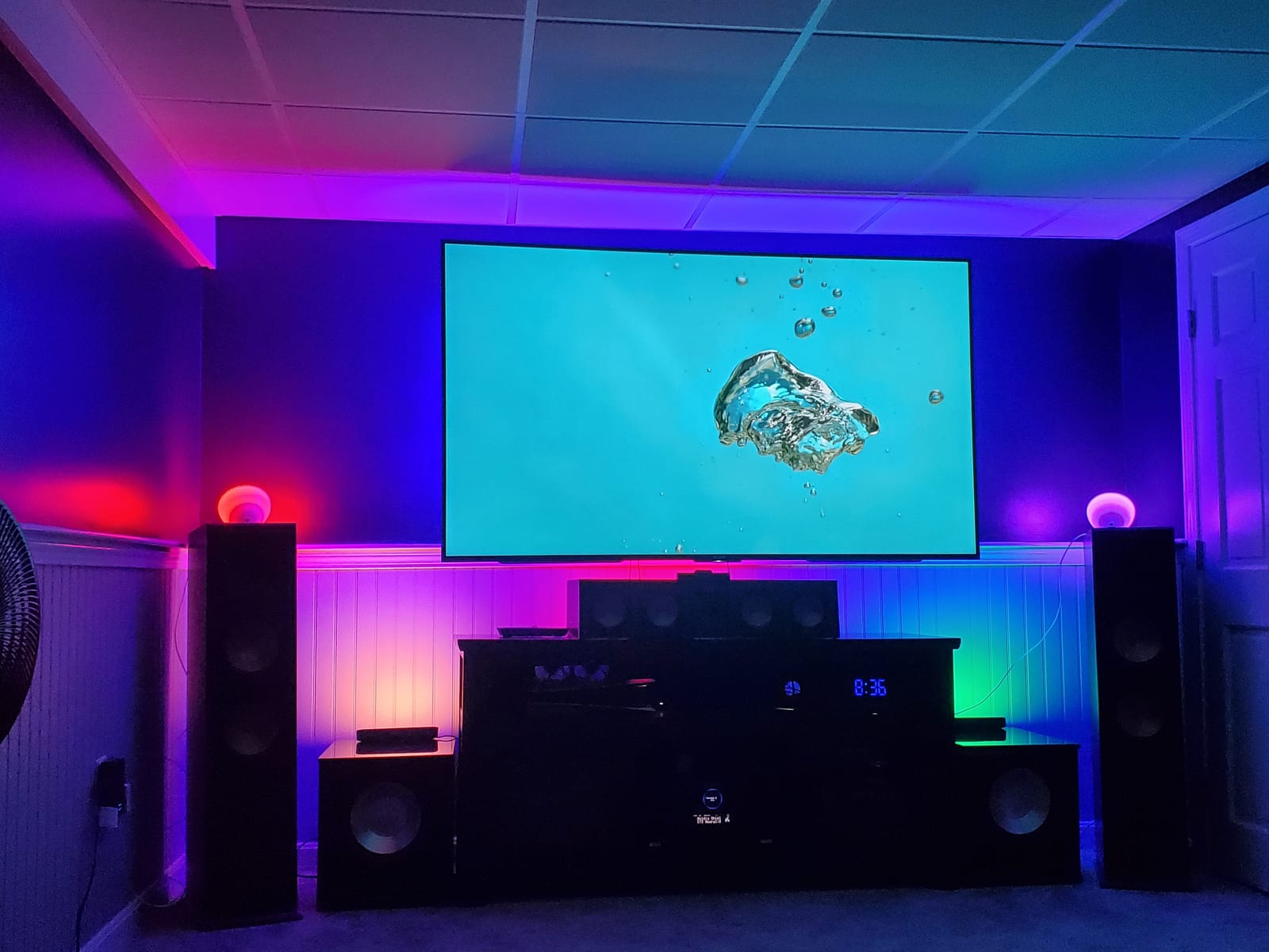 Philips Hue Play Smart Light Bar Base Kit, 2-Pack, Black customer photo 2