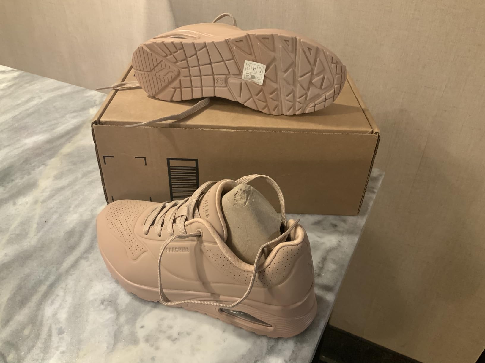 Skechers Women's UNO Stand on Air Sneaker customer photo 1
