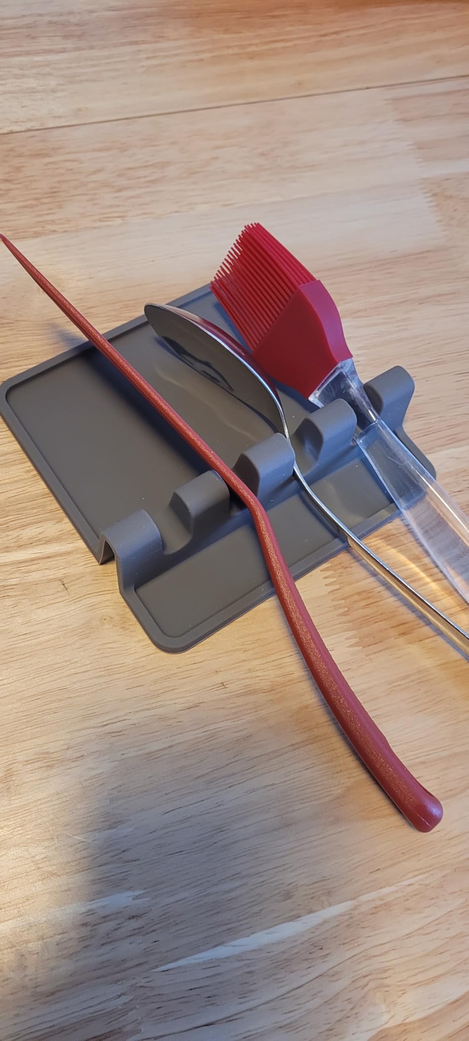 Zulay Kitchen Spoon Rest for Multiple Utensils High Heat-Resistant Silicone Drip Pad, BPA-Free Spoon Holder for Stove Top, Kitchen Gadget Holder for Ladles, Tongs, Cooking Spatula - Makes Great Gift customer photo 1