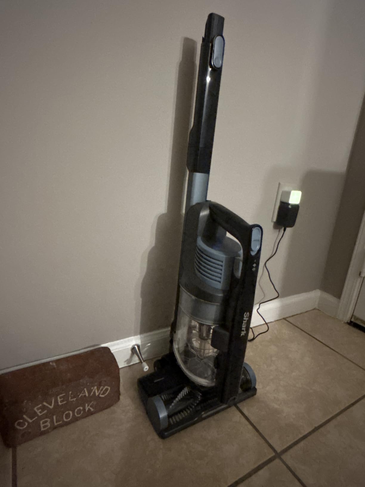 Shark Pet Cordless Stick Vacuum, 40-Min Runtime, Lightweight, Grey, IX141 customer photo 2