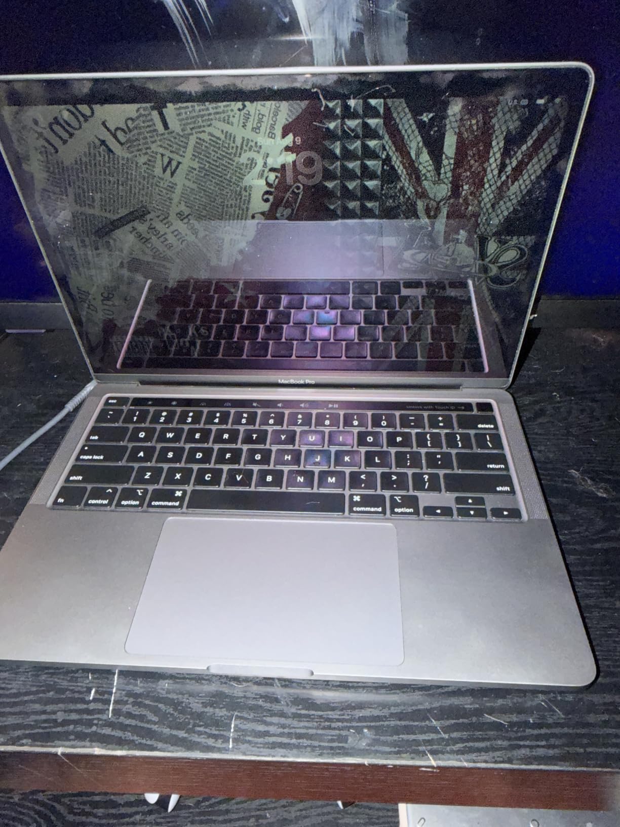 Apple 2020 MacBook Pro with 2.0GHz Intel Core i5 (13-inch, 16GB RAM, 512GB SSD Storage) - Space Gray (Renewed) customer photo 2