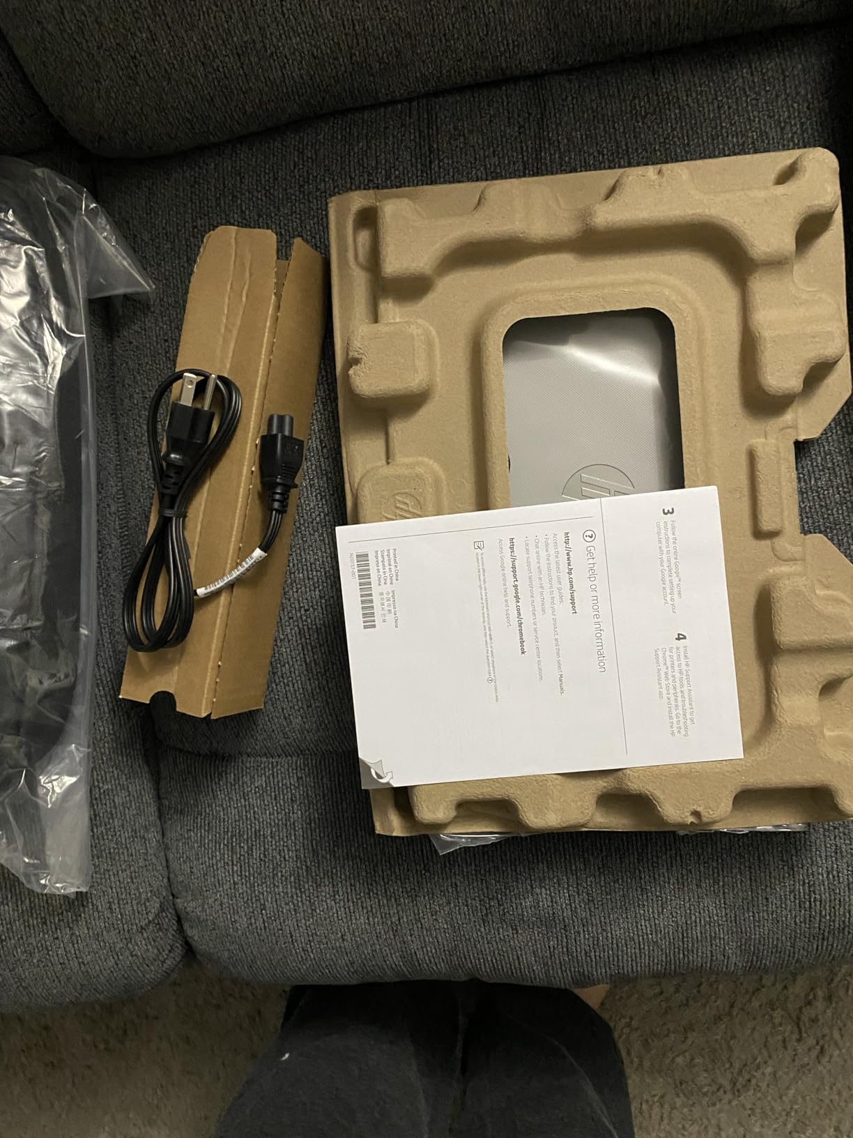 HP Chromebook 14 Laptop, Intel Celeron N4000 Processor, 4 GB RAM, 32 GB eMMC, 14” HD Display, Chrome, Lightweight Computer with Webcam and Dual Mics, Home, School, Music, Movies (14a-na0021nr, 2021) customer photo 1