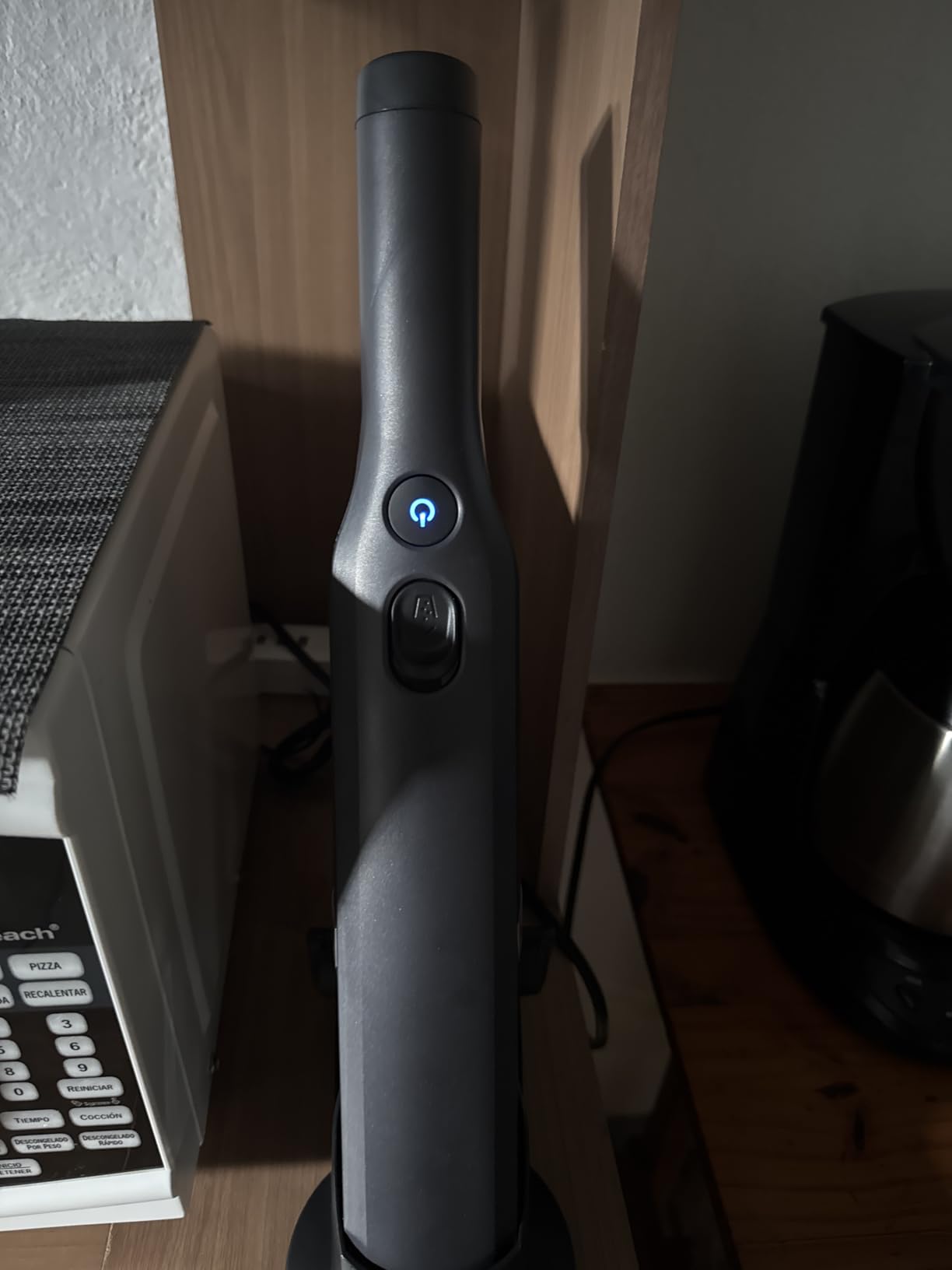 Shark WANDVAC Cordless Hand Vac, Rose Gold, WV201RGBRN customer photo 2
