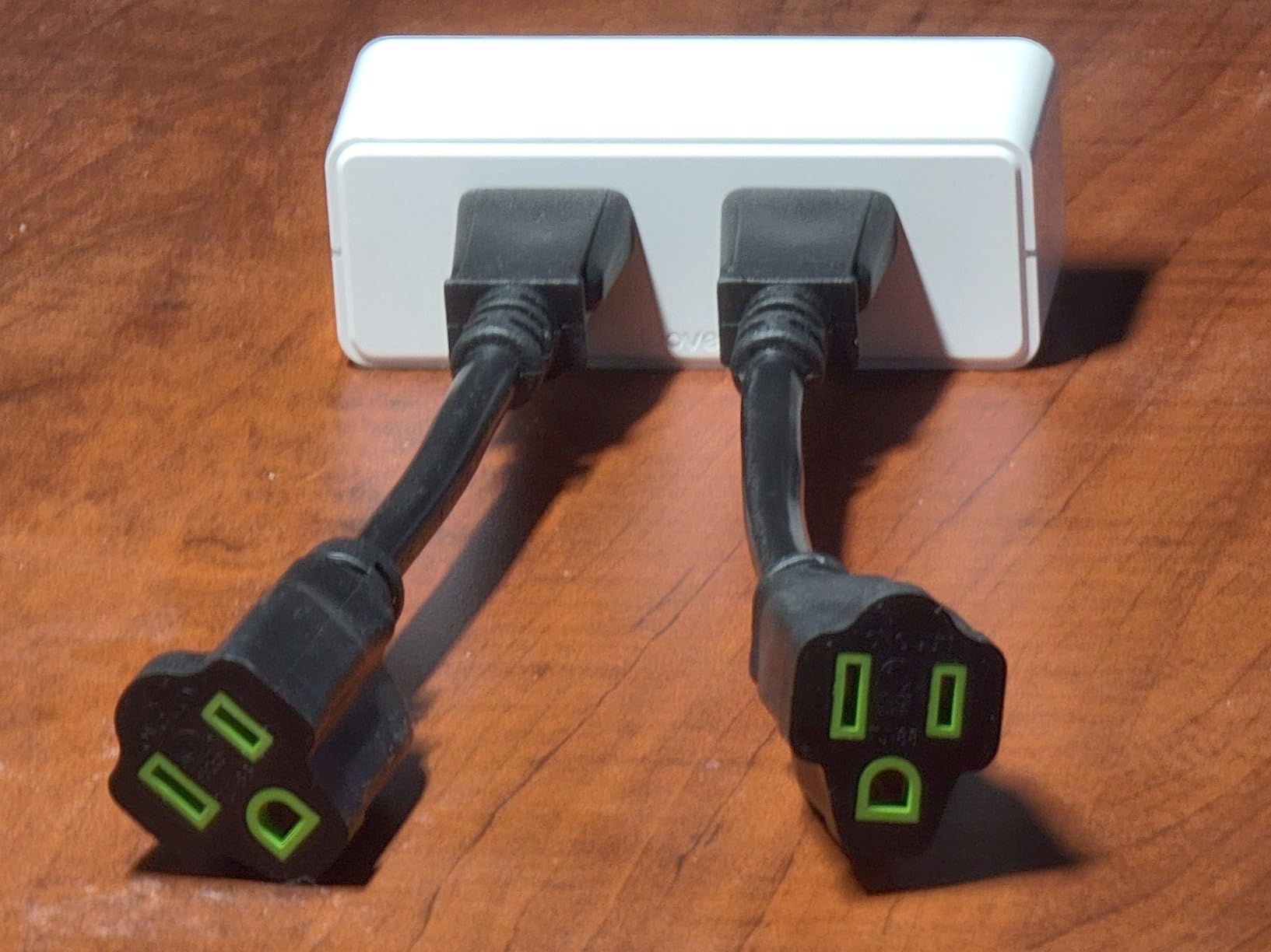 Govee Dual Smart Plug 4 Pack, 15A WiFi Bluetooth Outlet, 2-in-1 Design customer photo 2
