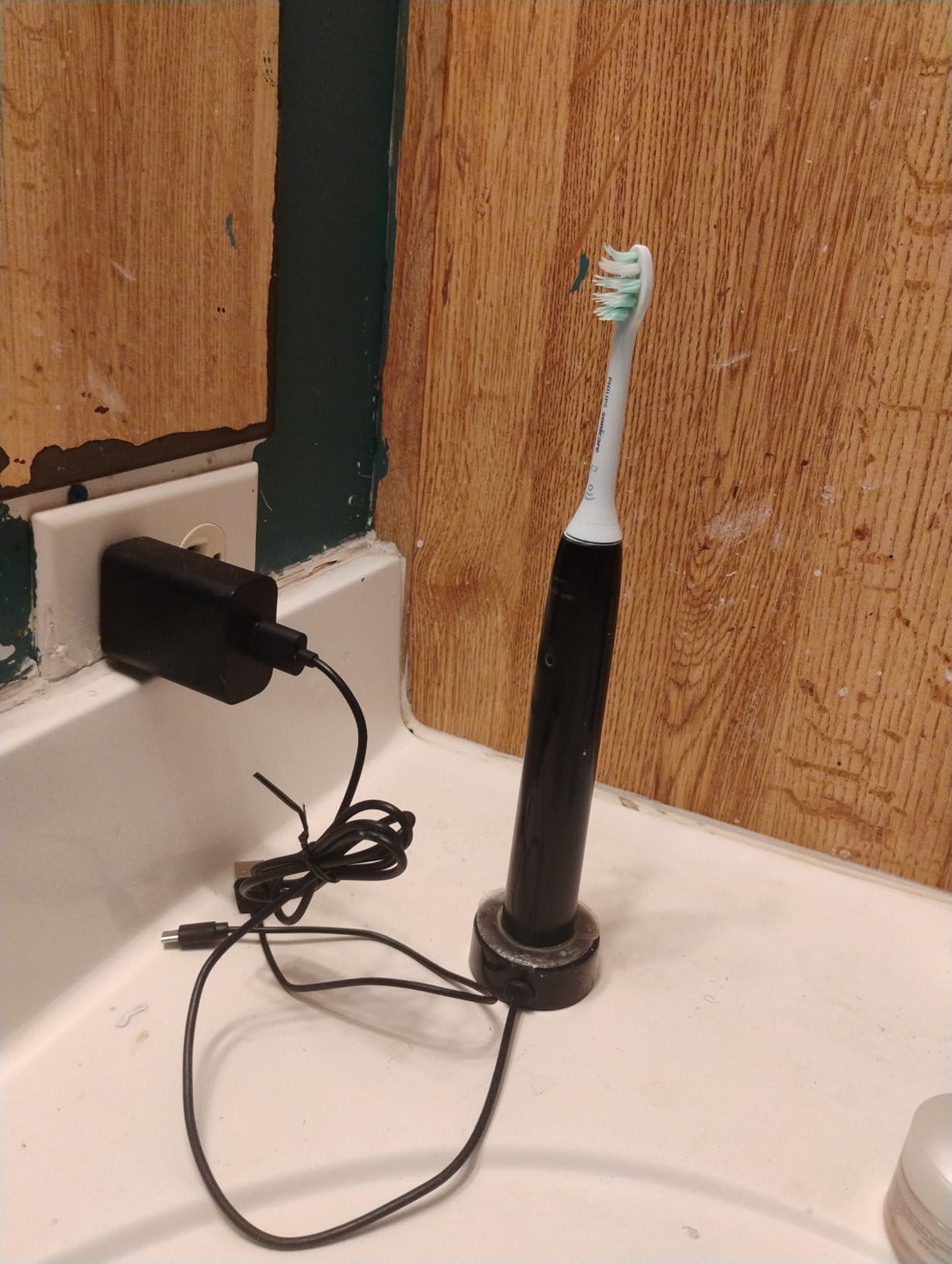 Philips Sonicare 4100 Rechargeable Electric Toothbrush, 1 Brush Head, Black customer photo 1