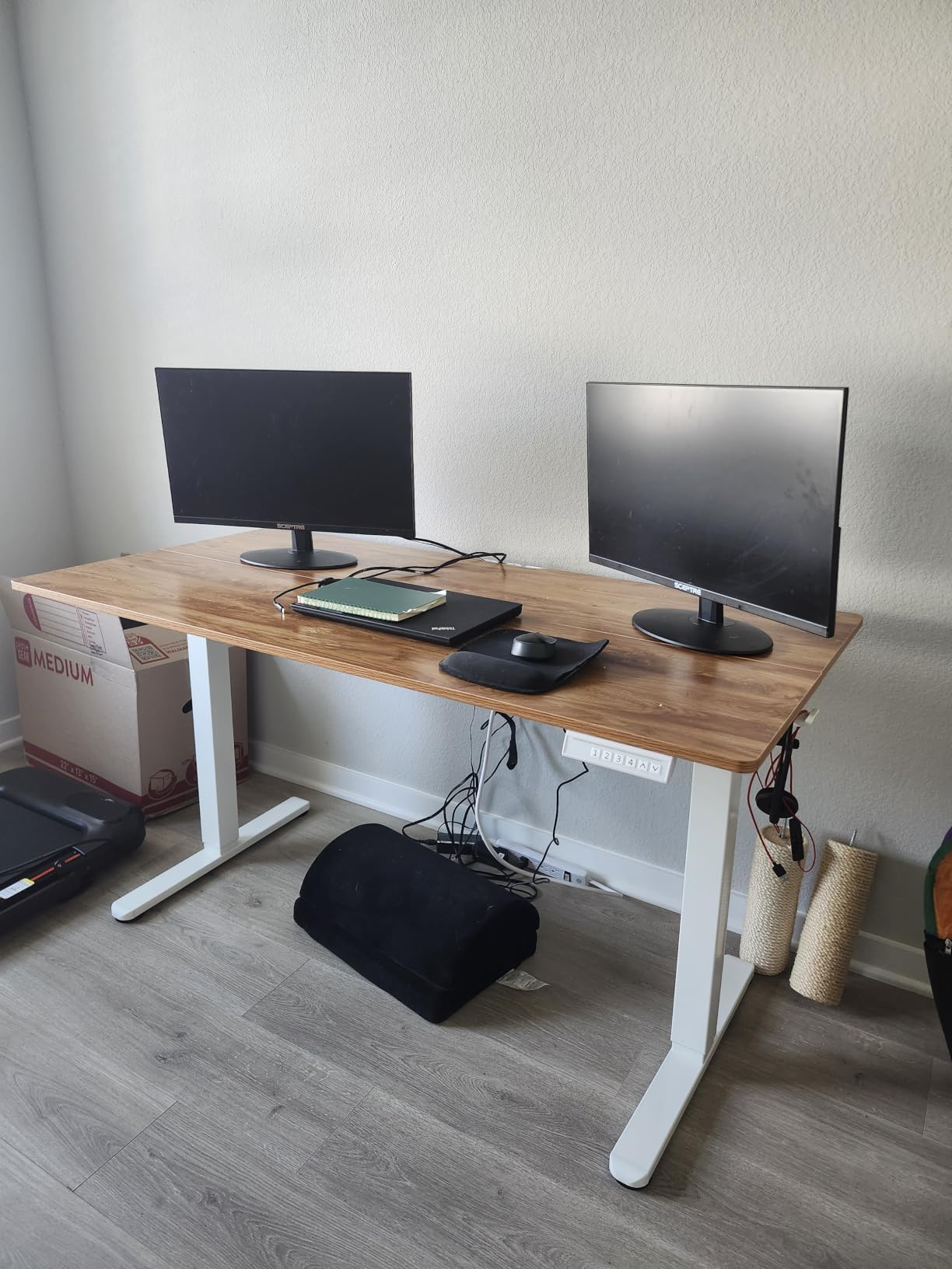 ErGear 48 X 24 Inch Height Adjustable Electric Standing Desk, Black customer photo 1
