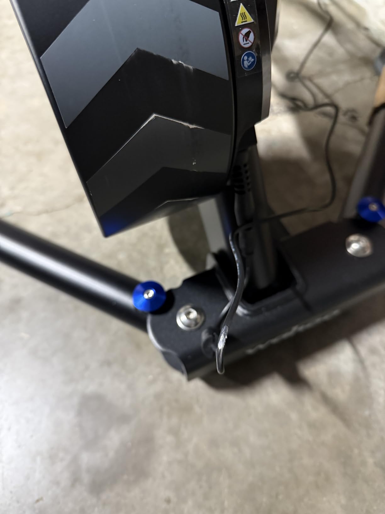 Wahoo KICKR V6 Smart Indoor Trainer customer photo 2