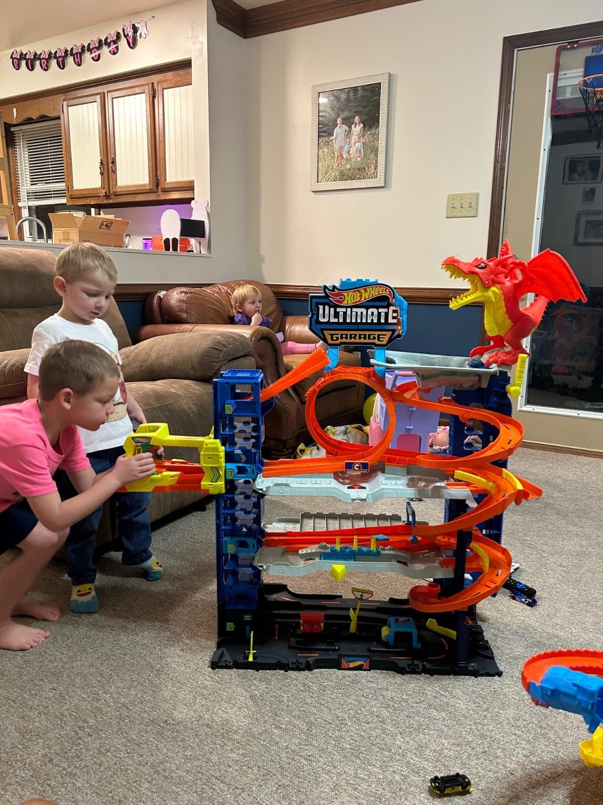 Hot Wheels City Ultimate Garage Track Set with 2 Die-Cast Toy Cars & Car-Eating Dragon, Stores 50+ Vehicles, 4 Levels customer photo 1