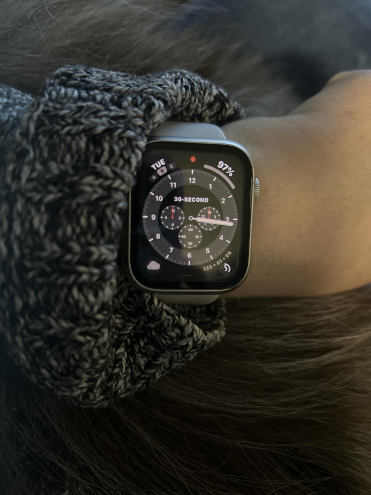 Apple Watch Series 8 [GPS, 41mm] - Starlight Aluminum Case with Starlight Sport Band, S/M (Renewed) customer photo 2