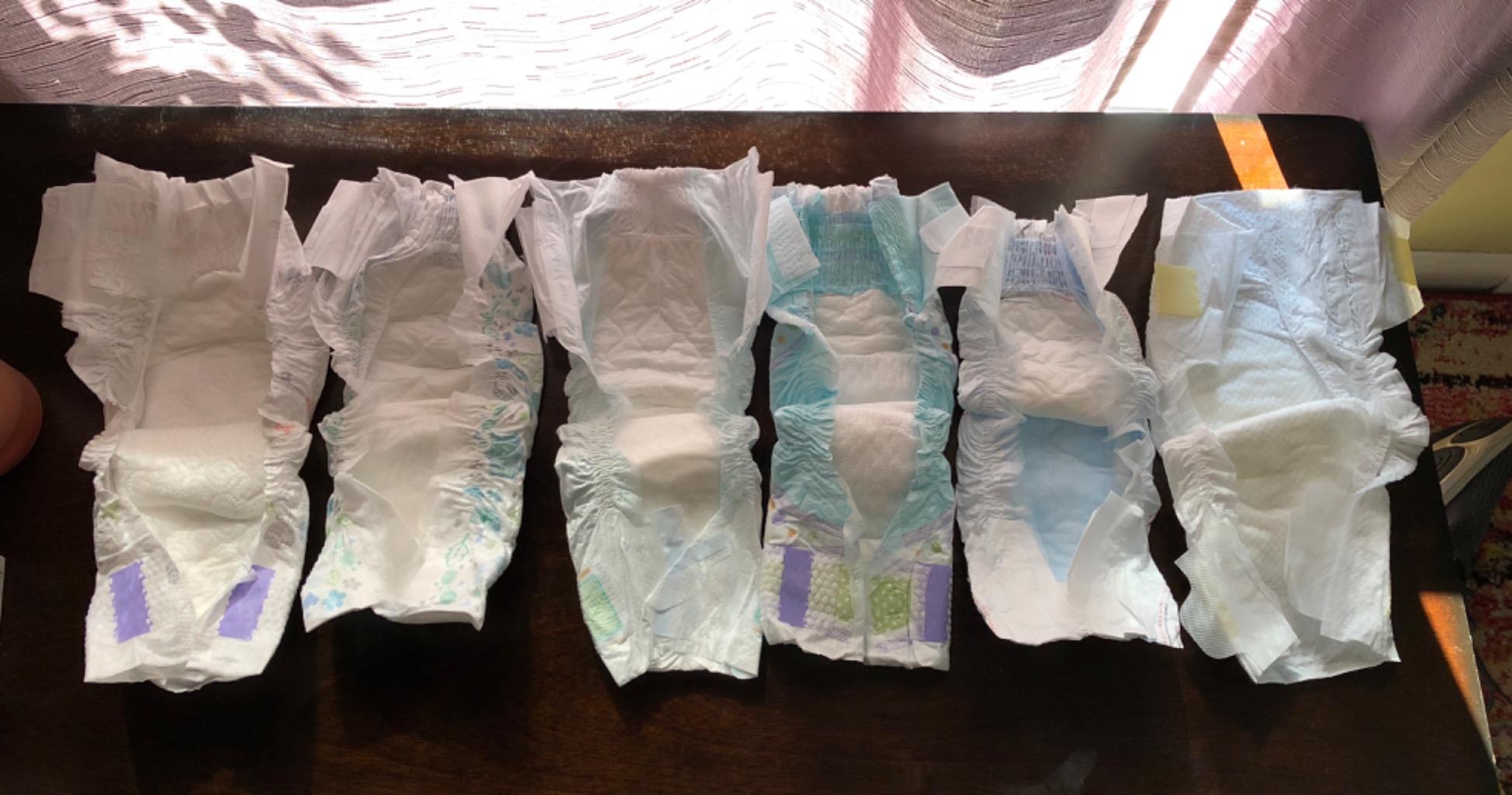 Huggies Little Snugglers Newborn Diapers, 144 Count customer photo 1